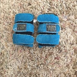 Teal tiger paws
